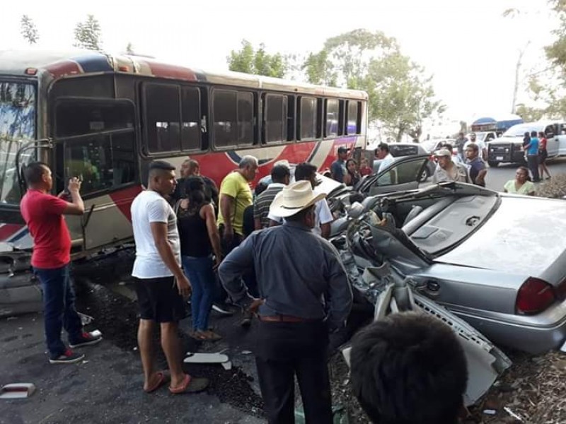 Un muerto y tres heridos en choque