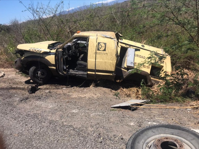 Un muerto y tres lesionados dejó un accidente carretero