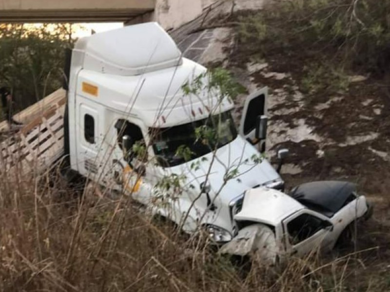 Un muerto y tres lesionados en aparatoso accidente libramiento Chandiablo