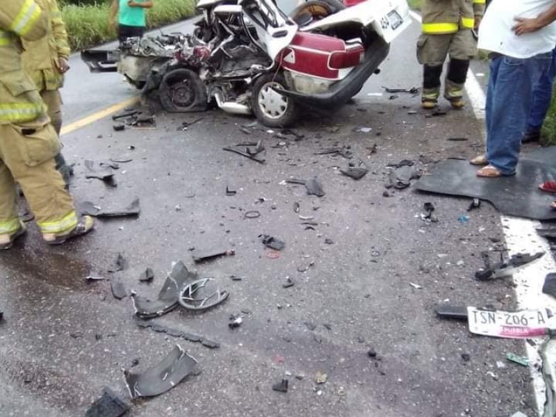 Un muerto y un lesionado en accidente en la Chilpancingo-Acapulco