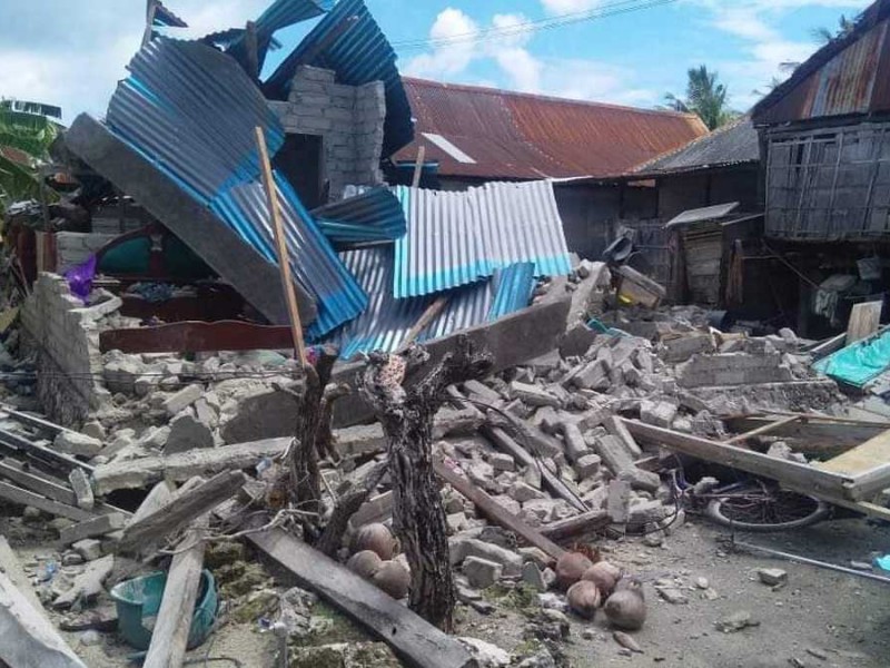 Terremoto de magnitud 7,3 estremece a Indonesia