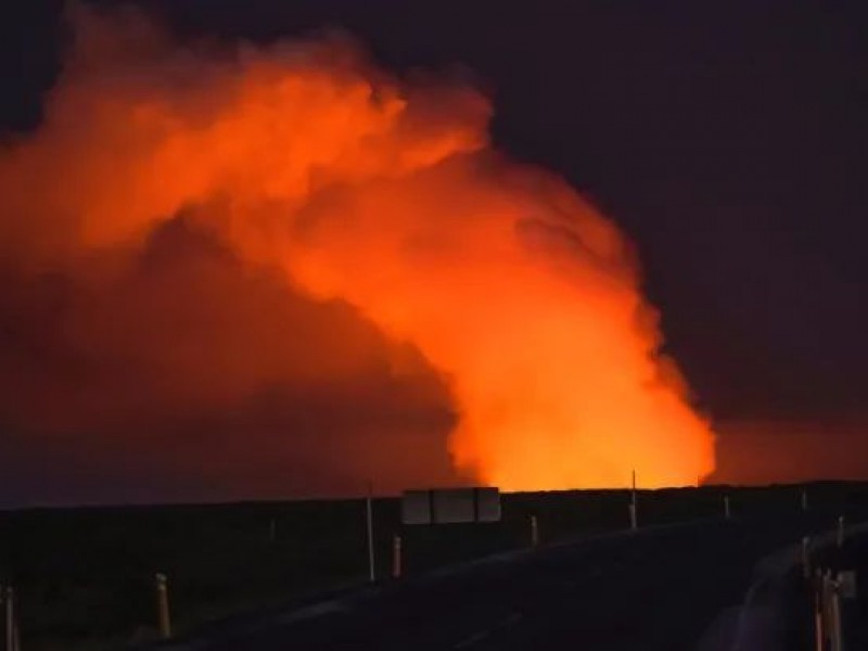 Un volcán hace erupción en el suroeste de Islandia