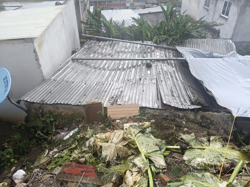 Una familia se encuentra en albergue de Xalapa por lluvias