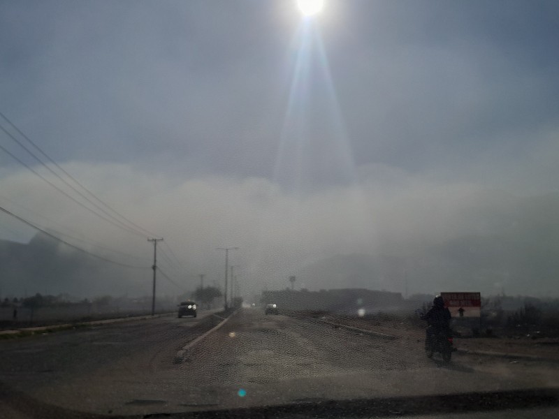 Una gran nube de humo cubre el norte de Guaymas