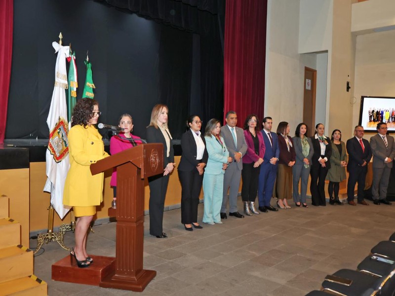 Una nueva era UAEMex: Patricia Zarza protesta a gabinete