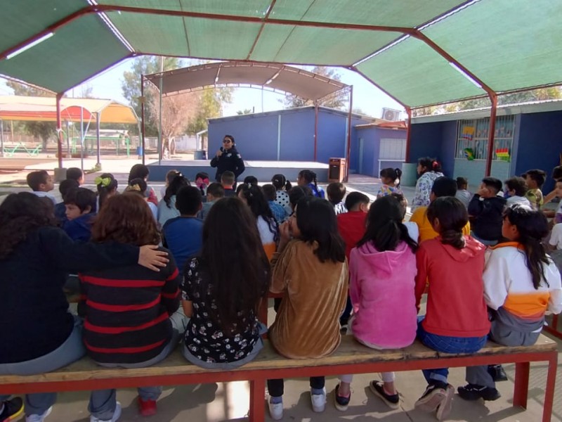 Unidad de Proximidad Social previene delitos en escuelas