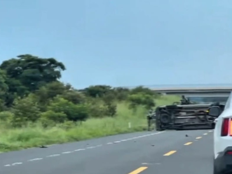 Unidad militar vuelca en la Totomoxtle–Cardel ; cuatro lesionados
