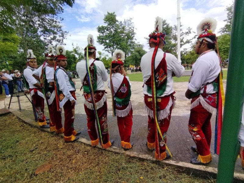 Unidos mantienen viva la Ceremonia Ritual de Voladores