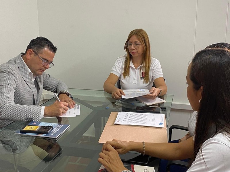 Unisierra firma convenio internacional con universidad colombiana