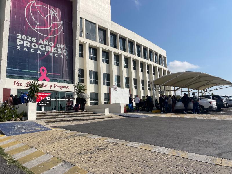 Universidad enfrenta adeudos, corralones saturados y fallas públicas marcan este martes