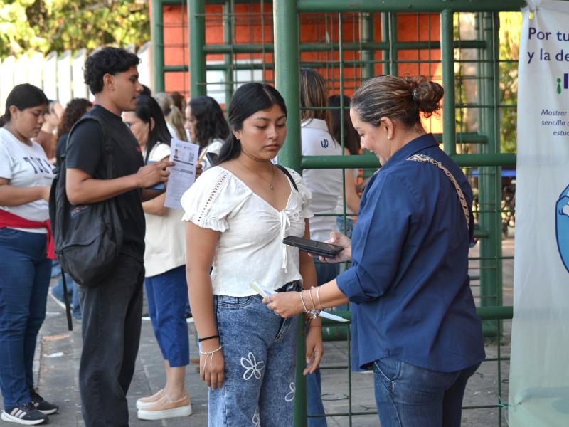 Universidad Veracruzana eliminará examen en línea para estas carreras en 2027