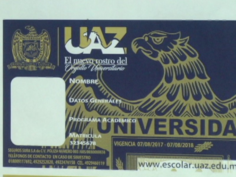 Universitarios continúan sin credenciales