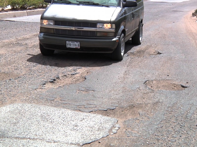 Urge bacheo en Calzada Industrial Nuevo Nogales