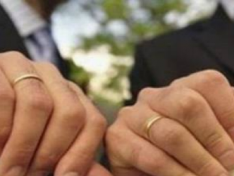 Urge Club G reformas para matrimonio igualitario