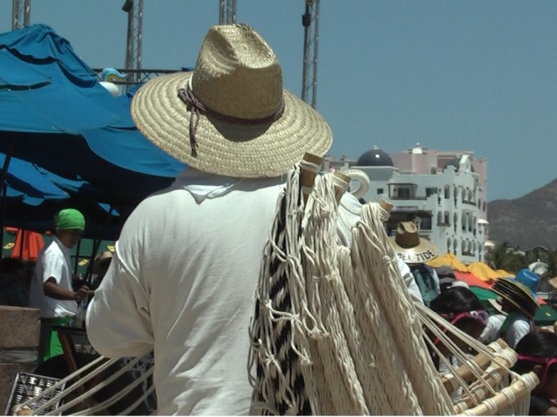 Urge ordenamiento en playa El Médano:Colonos del Médano