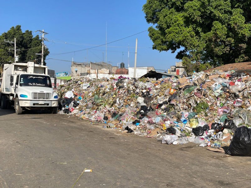 Urge sanerar Rio Atoyac tras contaminación por basura