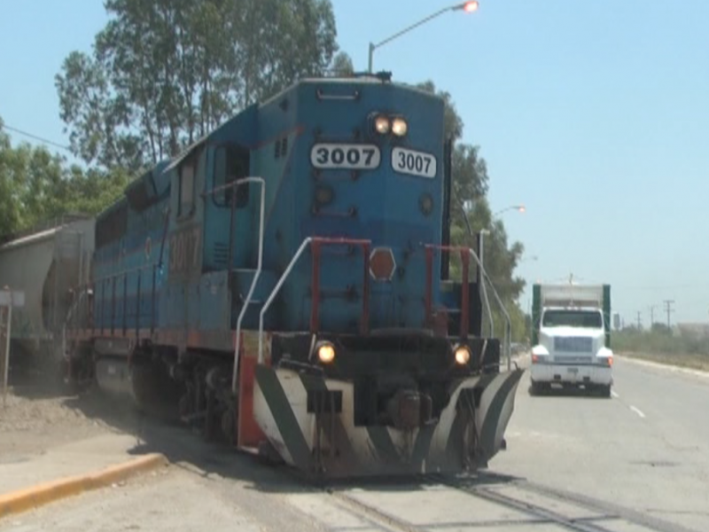 Urge señalización en las vías del tren: Vialidad