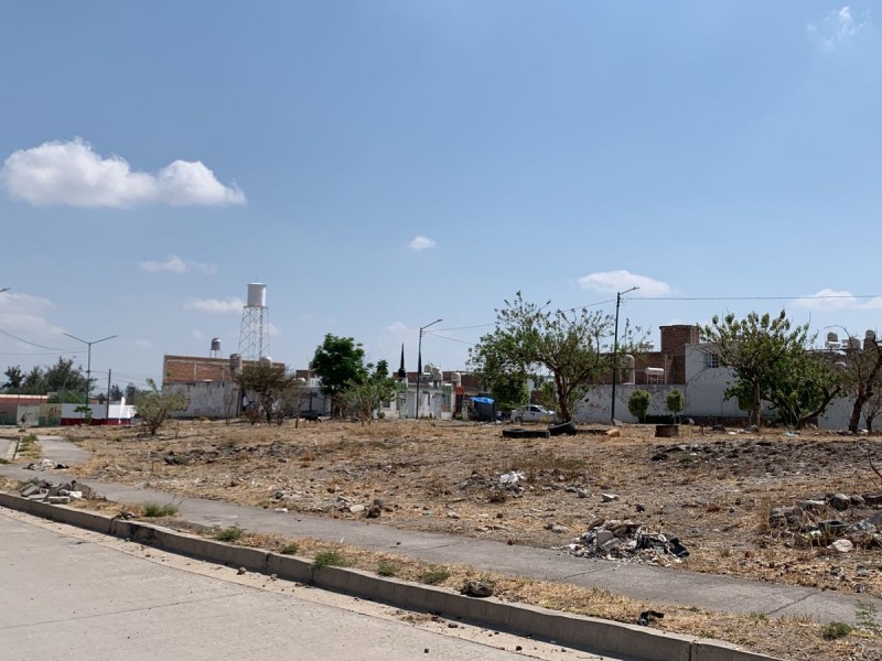 Urge una secundaria en Paseos de las Torres.