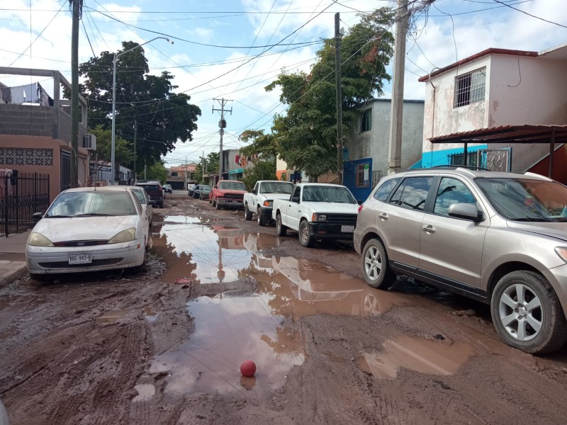 Urgen a JAPAMA atender fugas de agua