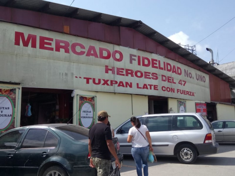 Urgen acciones de fumigación y desazolve en mercado