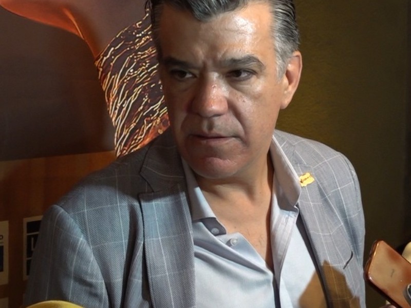 Urgen empresarios a que todos paguen impuestos