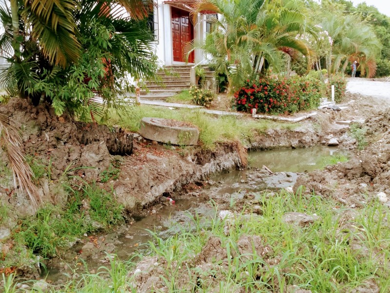 Urgen en la Arroyo Flores, concluir obra de drenaje sanitario