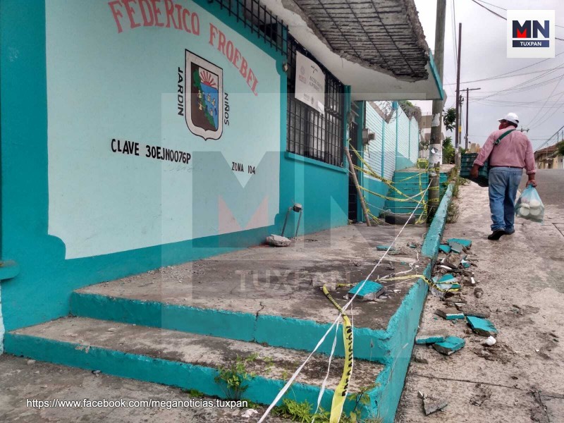 Urgen respuesta de Espacios Educativos al continuar los daños estructurales