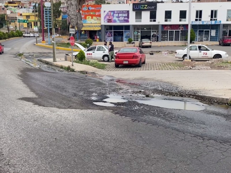 Urgente bacheo en avenida la encantada