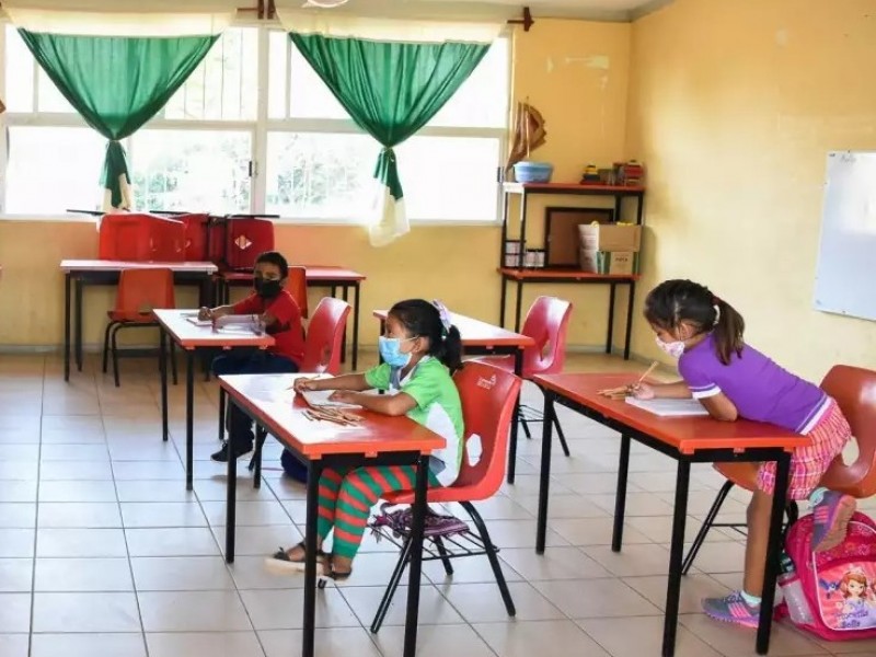 Uso de cubrebocas es opcional  en escuelas de Tuxpan