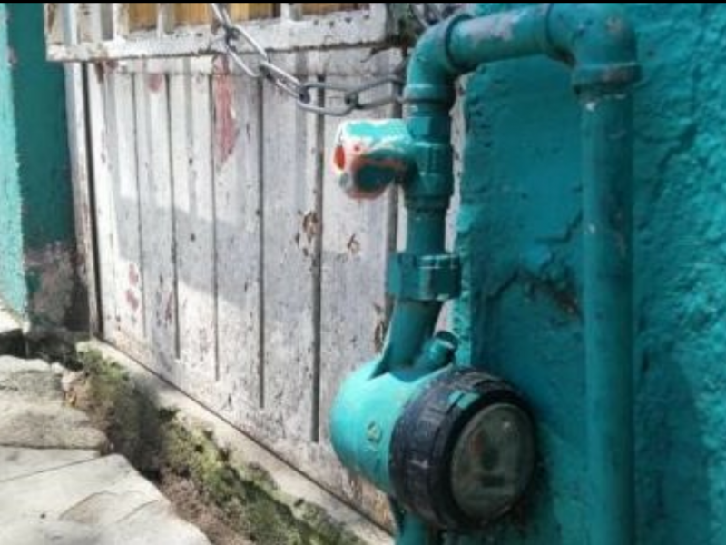 Usuarios de agua potable rechazan instalación de medidores