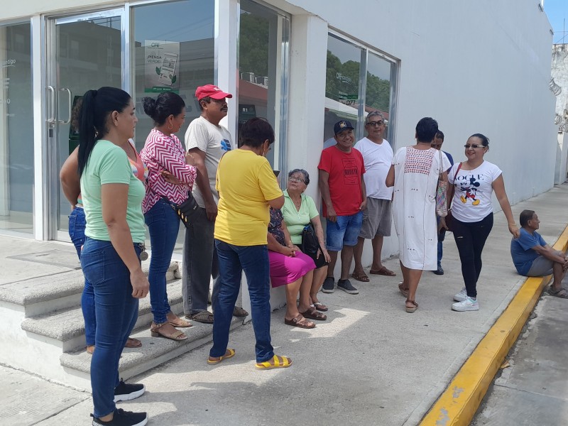 Usuarios de CFE de Ixtepec protestan por el mal servicio