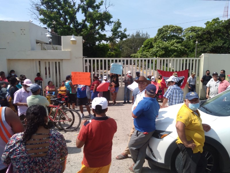 Usuarios de CFE protestan contra altas tarifas en Juchitán