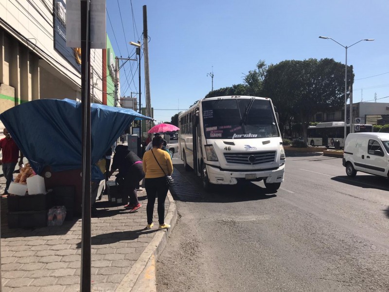 Usuarios del transporte denuncian falta de medidas sanitarias en camiones