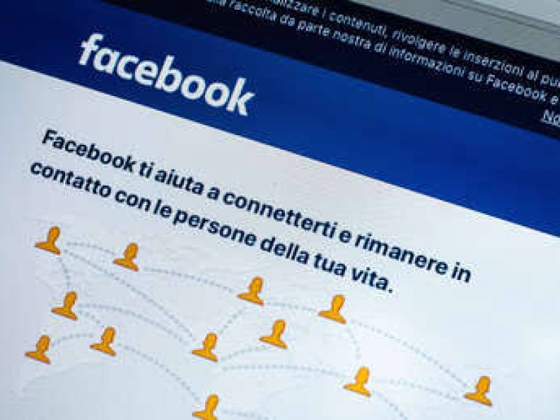 Usuarios en redes sociales reportan falla de Facebook