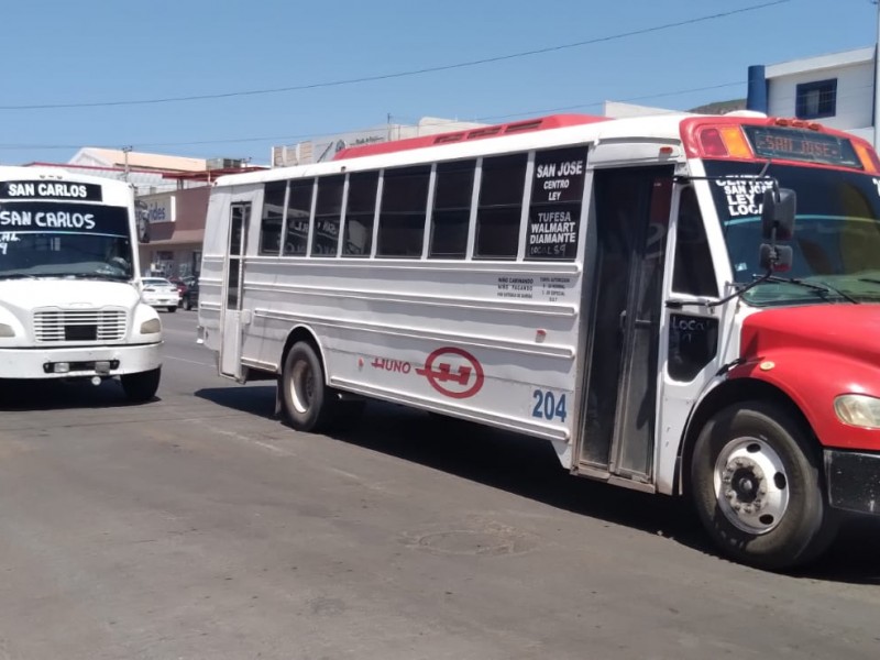 Usuarios indican que transporte público no respeta límite de pasajeros