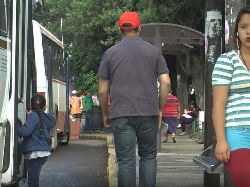 Usuarios piden paraderos de autobuses dignos en Zamora