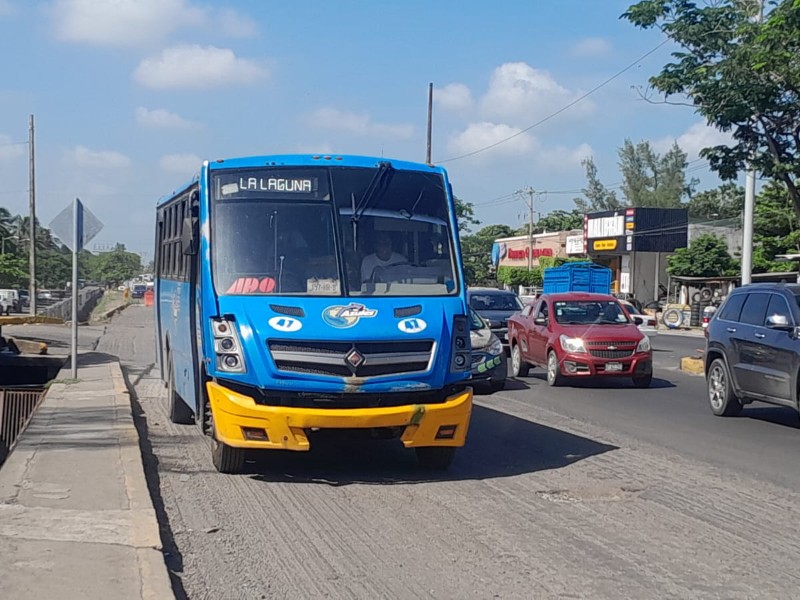 Usuarios rechazan aumento en tarifa del transporte foráneo de Veracruz