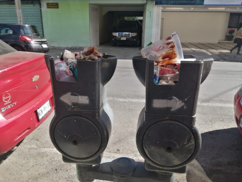 Utilizan parquímetros de basurero en Toluca