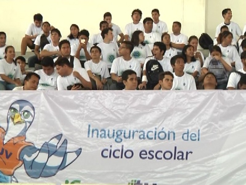 UV inauguran ciclo escolar