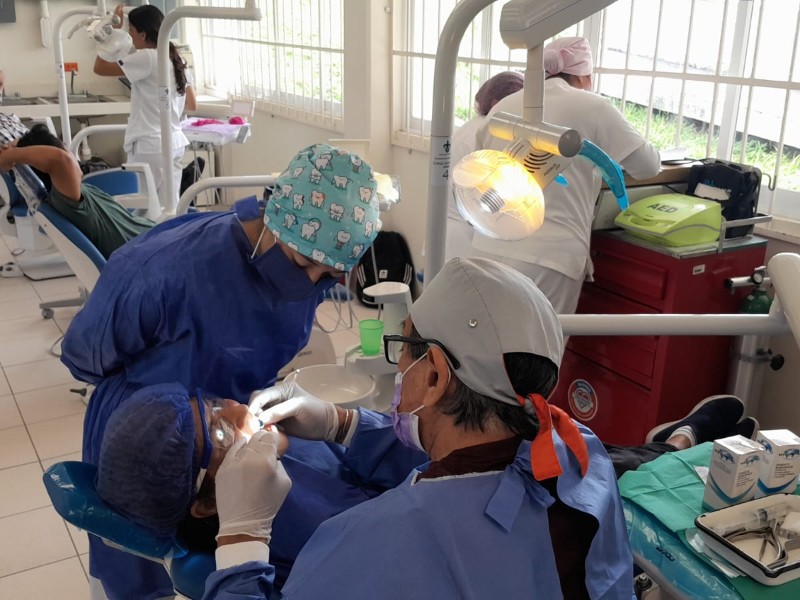 UV ofrece servicio de extracciones dentales accesibles a 30 pesos