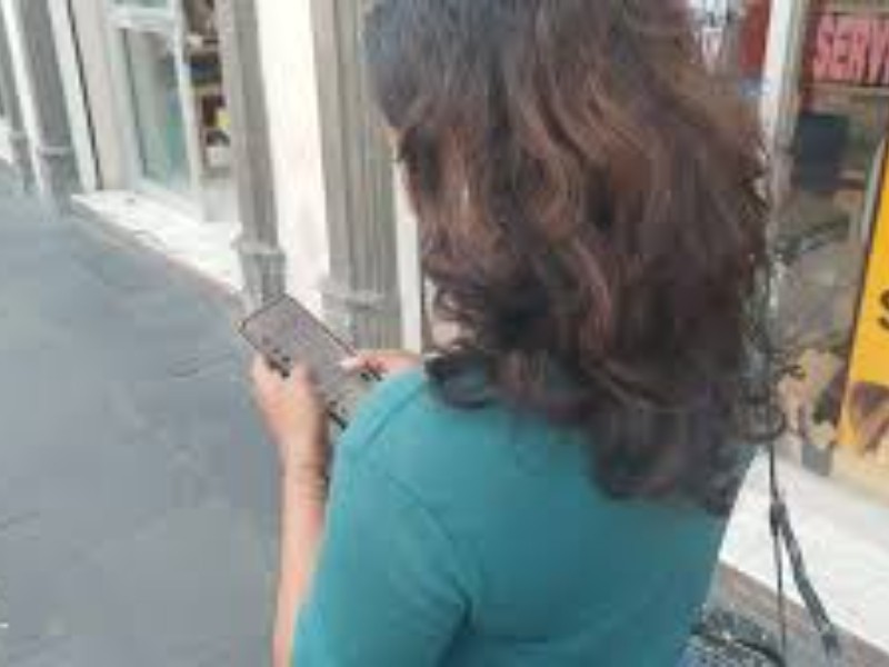 Va en aumento problema de abuso de celular en Tepic