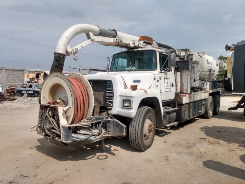 Vactor de Juchitán fuera de servicio por falla mecánica