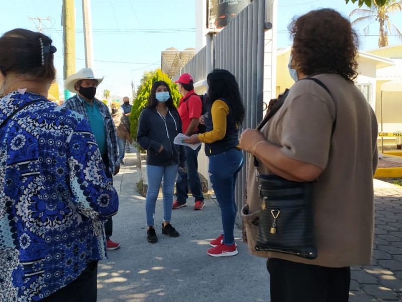 Vacuna debe aplicarse aunque no se presente credencial de elector