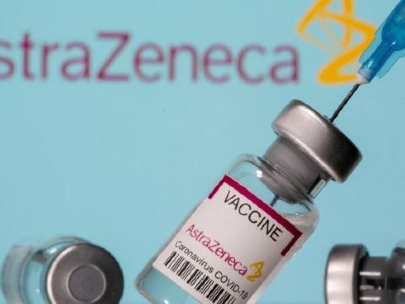 Vacuna AstraZeneca eficaz contra ómicron revela estudio