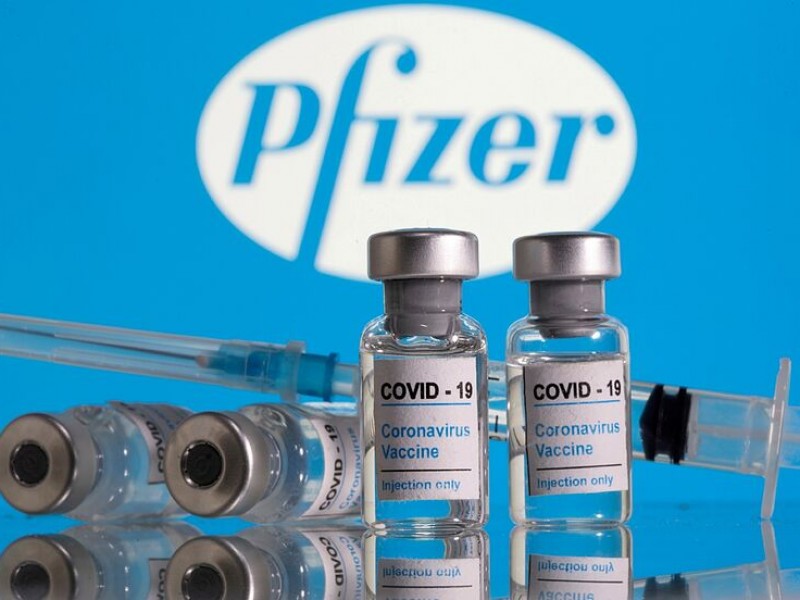Vacuna contra COVID-19 ya podrá ser adquirida en farmacias