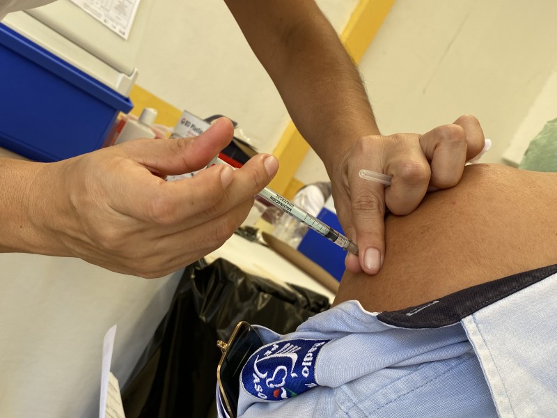 Vacuna contra covid, próxima a aplicarse en ciudades urbanas