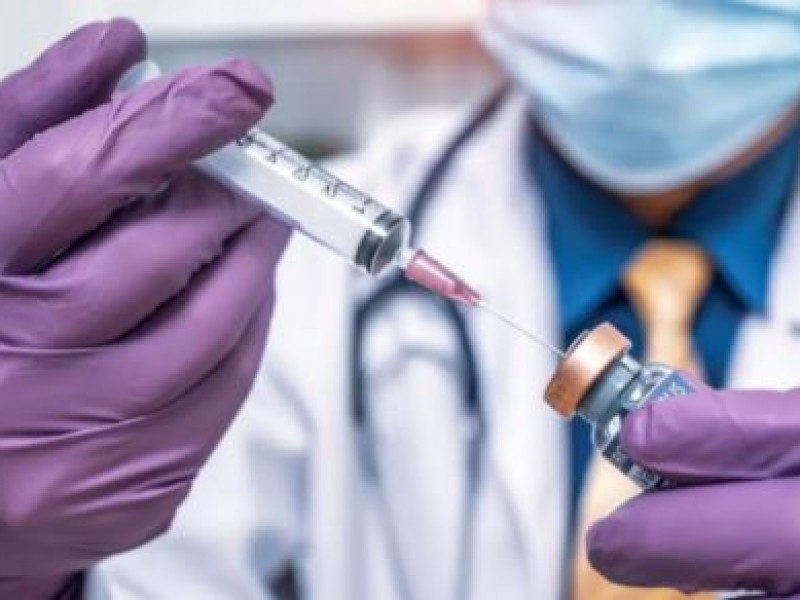 Vacuna Covid será aplicada el jueves a médicos