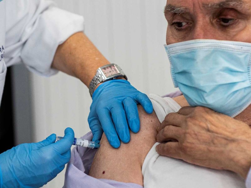 Vacunación en adultos mayores iniciará el próximo 16 de febrero