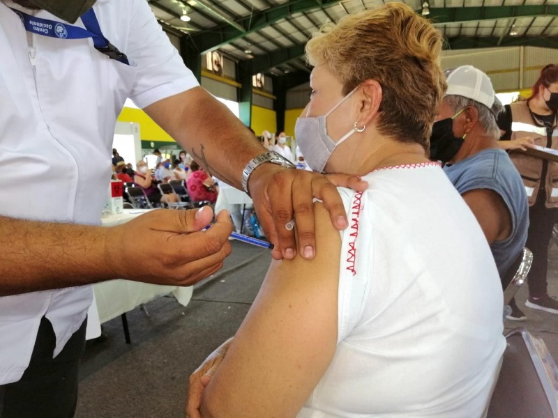 Vacunación está funcionando, indicadores están a la baja: Salud Colima