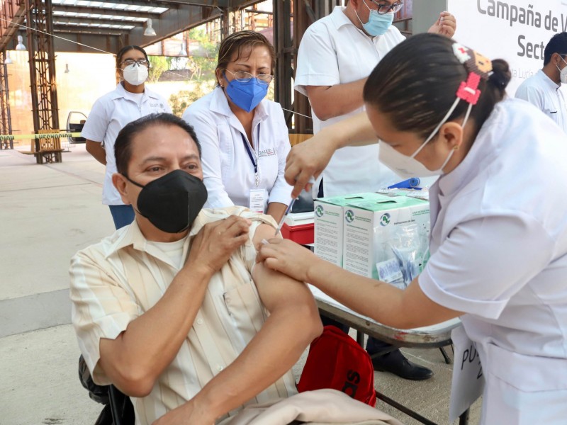 Vacunada 50% de la población oaxaqueña contra Covid-19: SSO